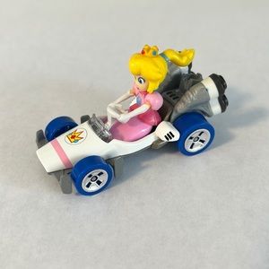 B Dasher Nintendo 2018 Hot Wheels Die Cast